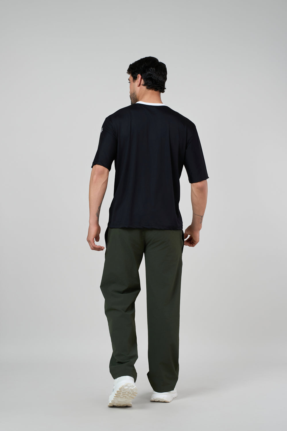 Eclipse WolfSkin T-Shirt - Cropped Oversized Black