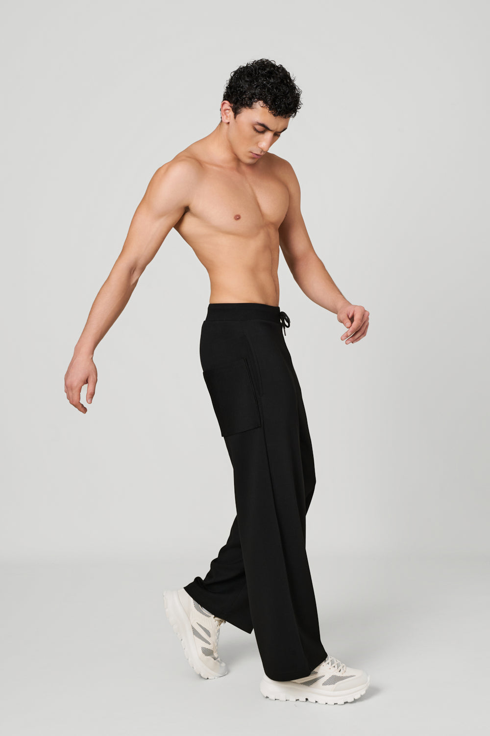 Phantom Track Pant in Black – Regular Fit for training or everyday wear