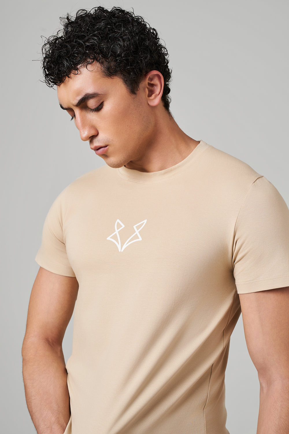 Spot WolfKnit Sportswear Crewneck in Beige – Regular Fit for training or everyday wear