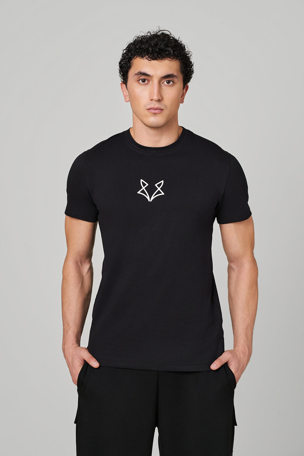 Spot WolfKnit Sportswear Crewneck in Black – Regular Fit for training or everyday wear